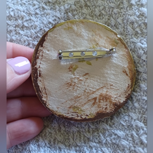 Sunshine Brooch - Picture 3 of 3